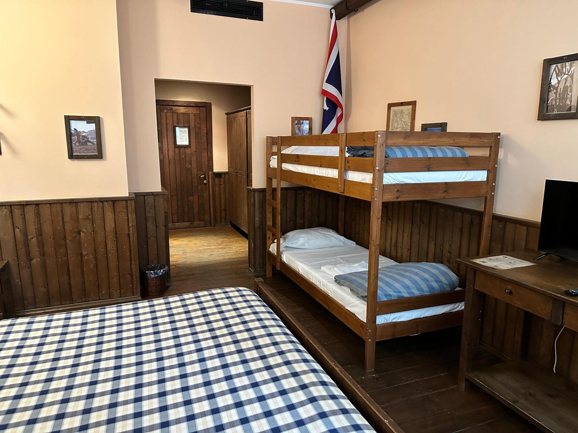 Cowboys Guest Ranch Hotel Voghera Bagian luar foto