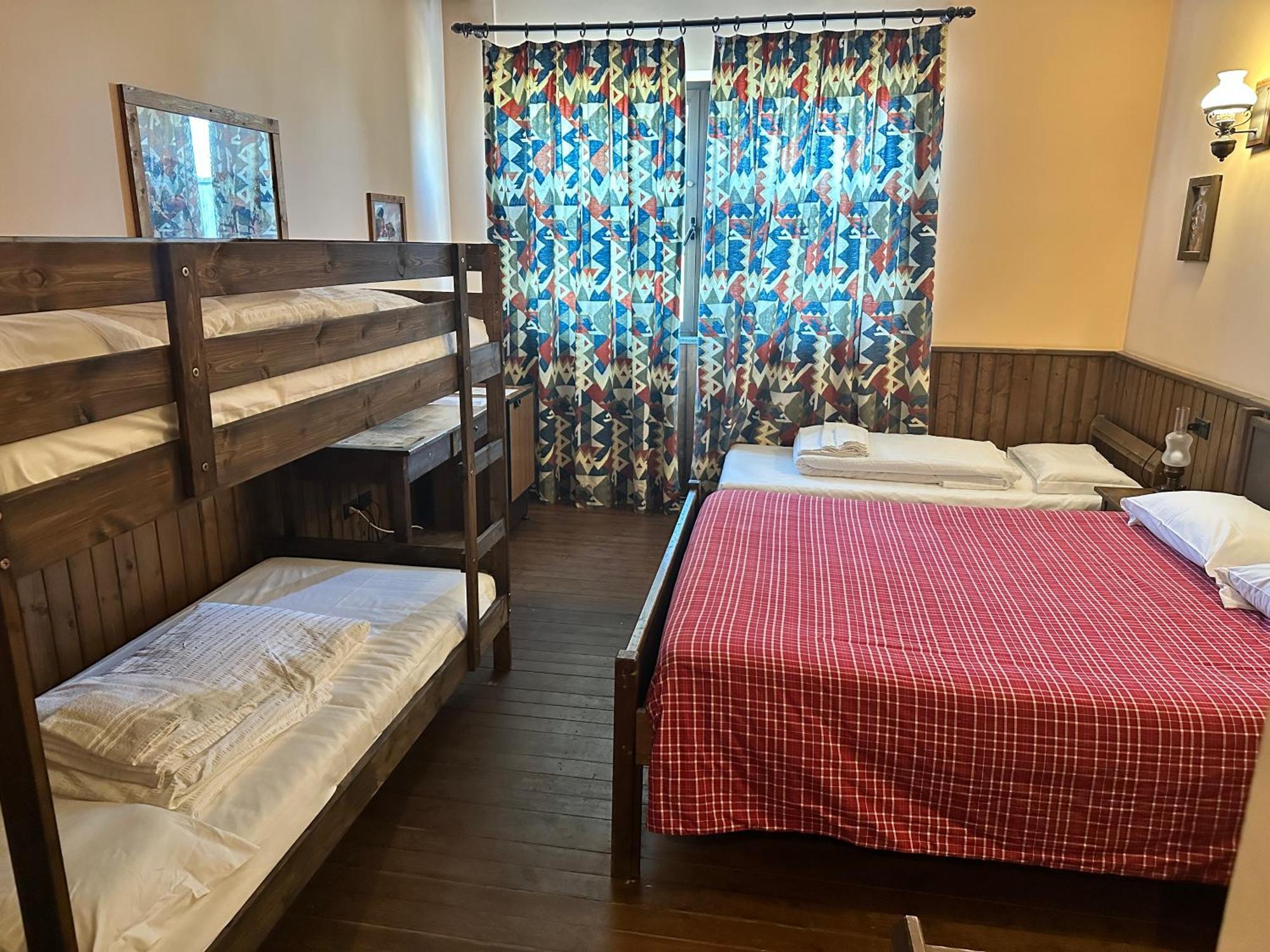 Cowboys Guest Ranch Hotel Voghera Bagian luar foto