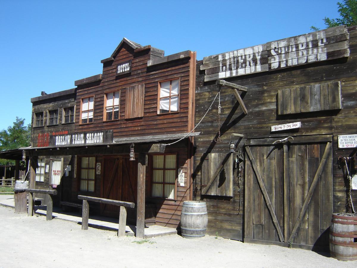 Cowboys Guest Ranch Hotel Voghera Bagian luar foto