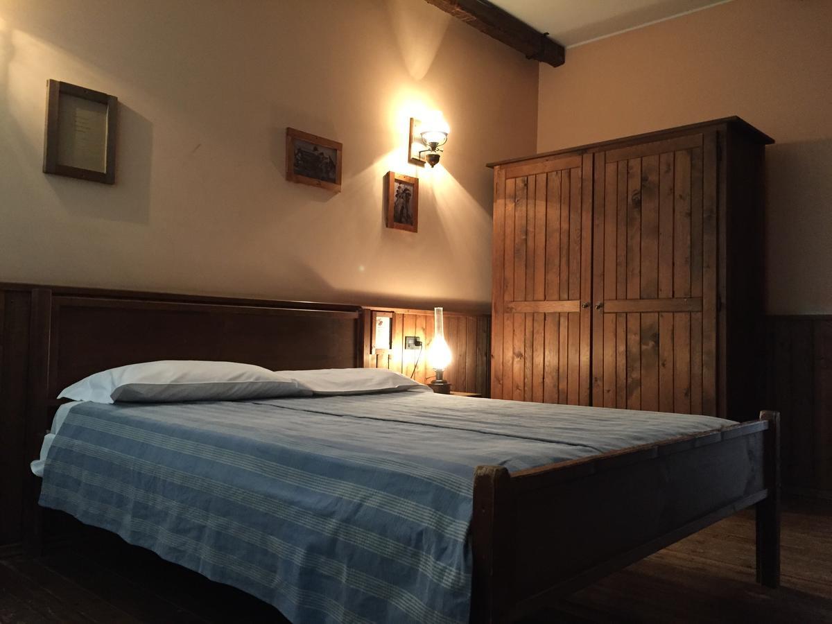 Cowboys Guest Ranch Hotel Voghera Bagian luar foto