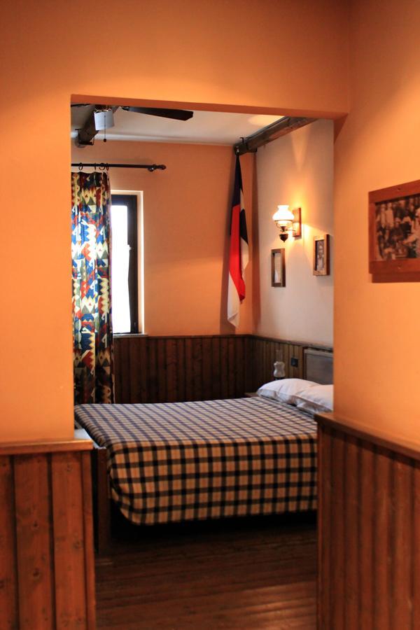 Cowboys Guest Ranch Hotel Voghera Bagian luar foto