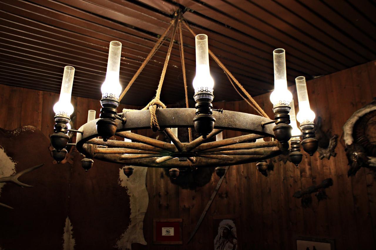 Cowboys Guest Ranch Hotel Voghera Bagian luar foto